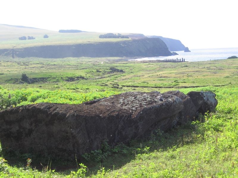 maoi lying Rano Raraku